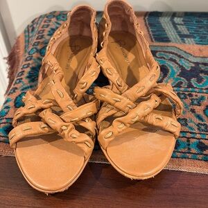 B MAROWSKY Camel Strappy Sandals Sz 11M This brand fits my size 10 feet